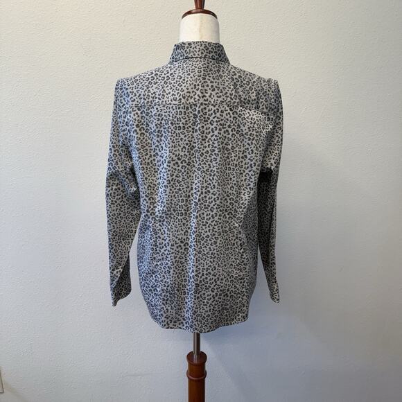 Chico's Button Up Shirt Womens Size 1 8/10 No Iron Animal Print Coolmax - Picture 3 of 10